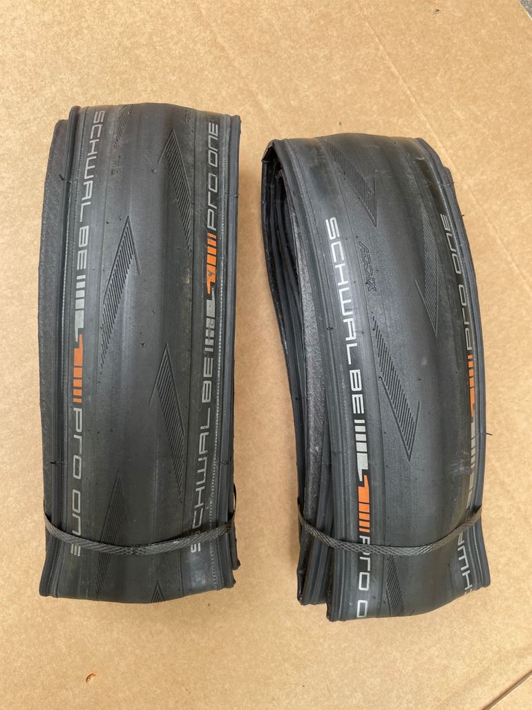 Used Schwalbe Pro One TLE Rennrad Reifen Mantel 32-622 (32/700c/28x1.25) bike — image 1 of 4