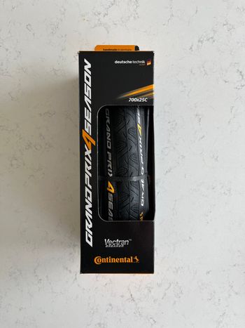 Used Continental Grand Prix 4 Season banden 2024 Tyres & Tubes