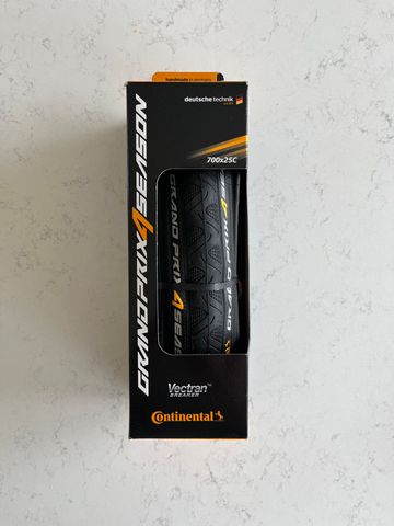 Gebrauchtes Continental Grand Prix 4 Season banden 2024 Tyres & Tubes