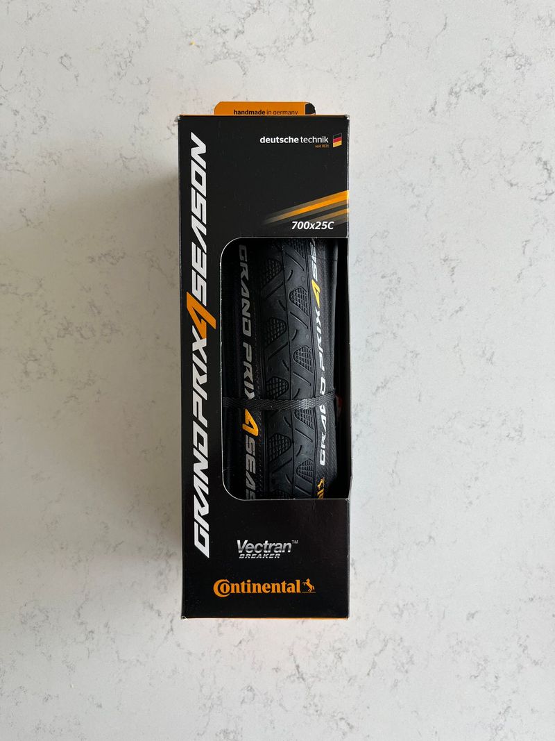 Used Continental Grand Prix 4 Season banden 2024 Tyres & Tubes