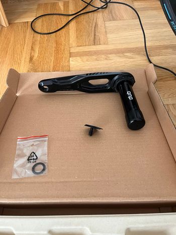 Used Sram Rival DUB AXS Powermeter Upgrade E1 linker Kurbelarm 170mm 2026 bike — image 3 of 6