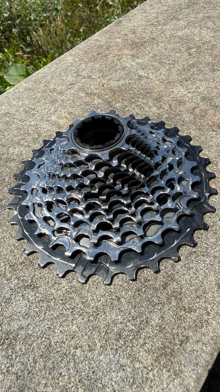 Used Sram Force 12v XDR XG1270 2022 bike — image 1 of 3
