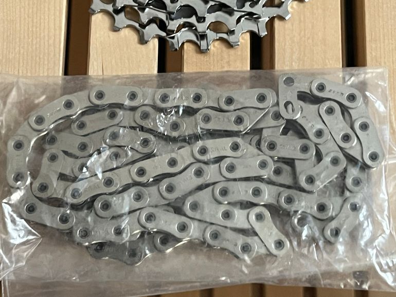 Used Sram Force eTap AXS 2x12V bike — image 4 of 15