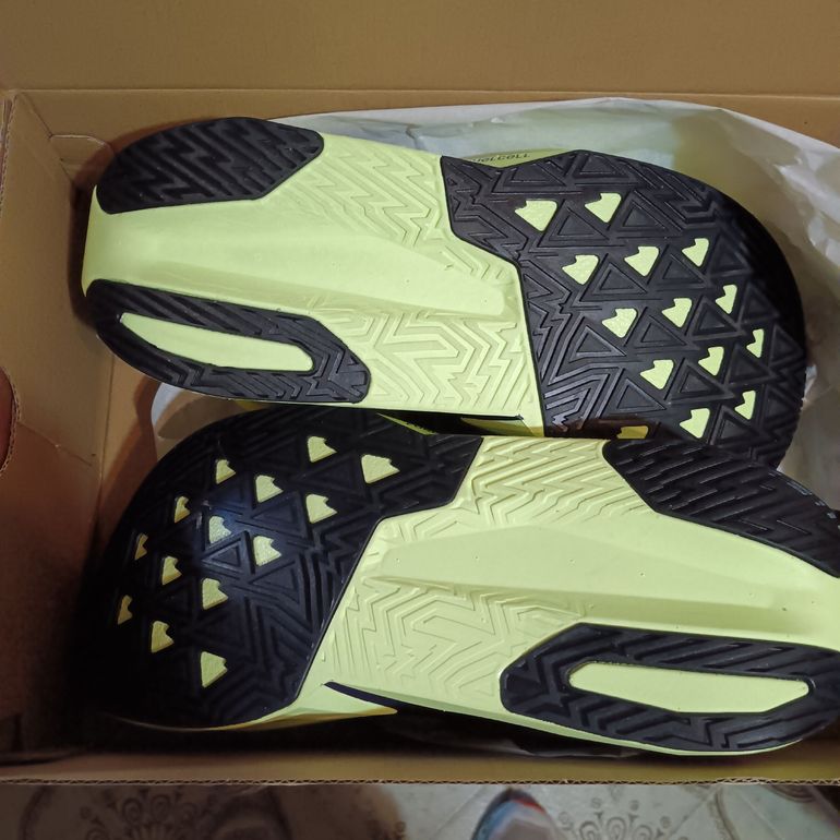 Used New Balance FuelCell Rebel v5 2026 bike — image 4 of 7