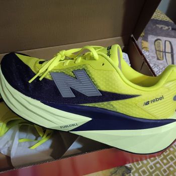 Used New Balance FuelCell Rebel v5 2026 bike — image 5 of 7