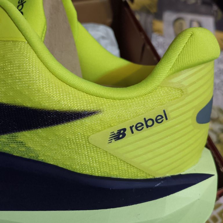 Used New Balance FuelCell Rebel v5 2026 bike — image 6 of 7
