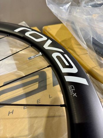 Used Roval CLX Team ( Limited Edition ) 2026 bike