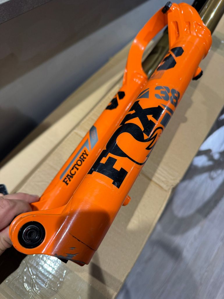 Used Fox 38 Factory Grip 2 Fork Kashima bike — image 13 of 20