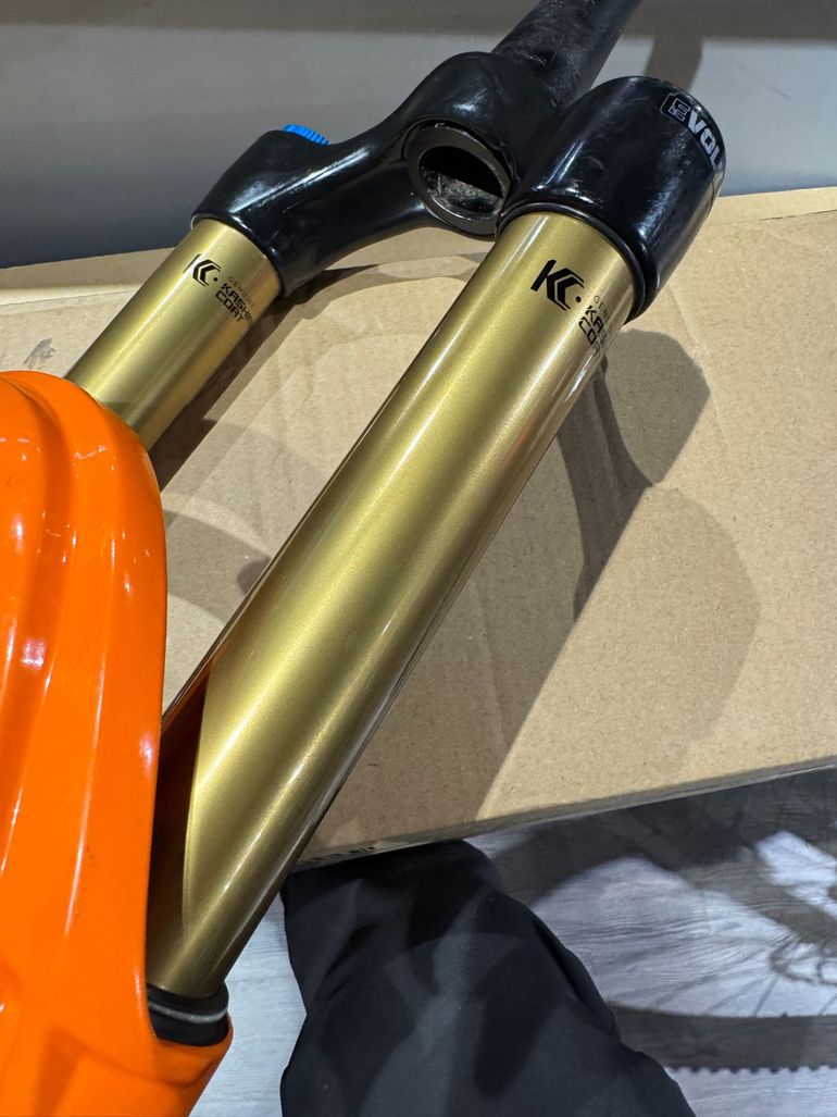 Used Fox 38 Factory Grip 2 Fork Kashima bike — image 19 of 20