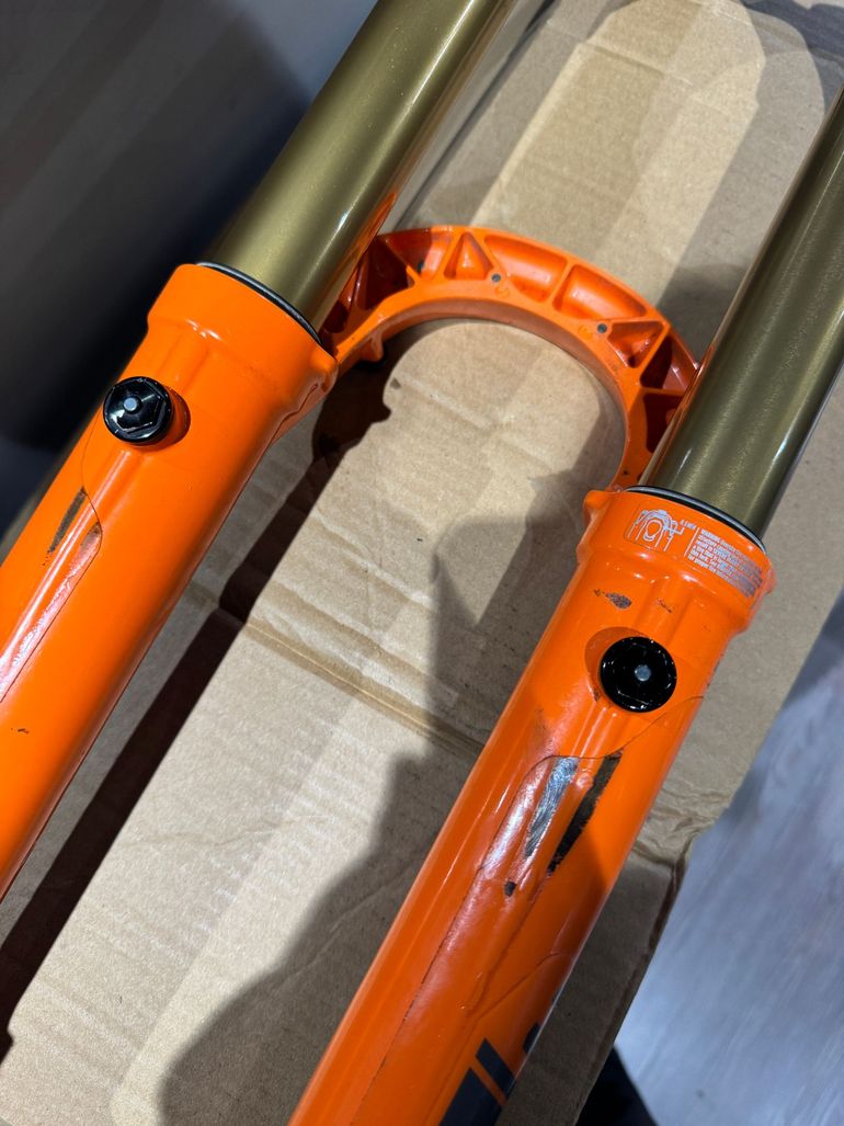 Used Fox 38 Factory Grip 2 Fork Kashima bike — image 6 of 20