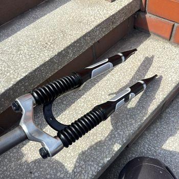 Used RockShox Rock Shox Indy S Fork Vintage 26 MTB Fork 1998 bike — image 3 of 4