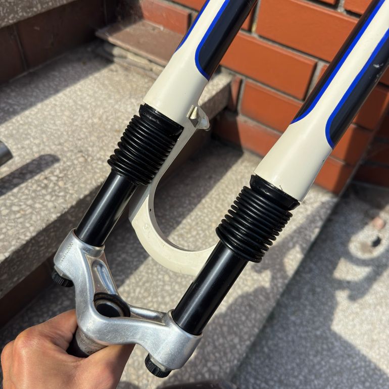 Used RockShox Rock Shox Indy C 26 Suspension Fork bike — image 2 of 5