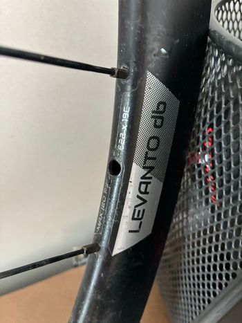 Used Forza LEVANTO db Levanto Carbon Disc Brake Wheelset 2020 bike — image 2 of 4