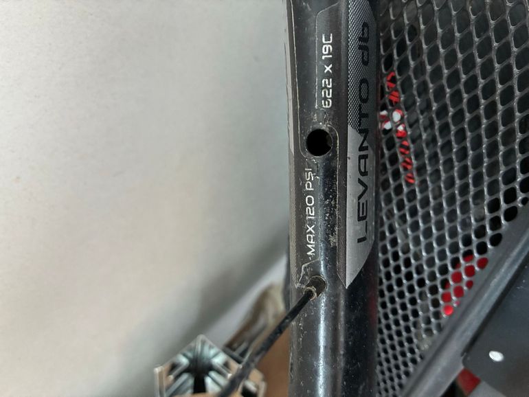 Used Forza LEVANTO db Levanto Carbon Disc Brake Wheelset 2020 bike — image 3 of 4