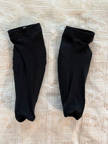 Brugt Fox Enduro Elbow Guard 2024 bike — billede 2 af 3