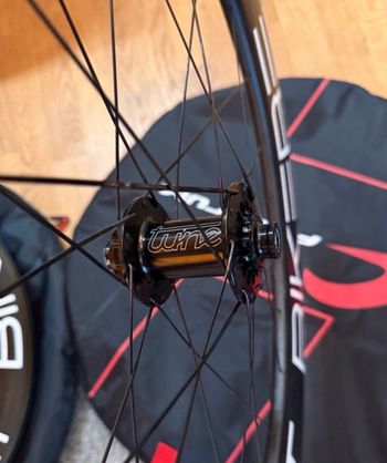 Used BikeBeat Rennrad Laufradsatz Carbon 80mm 1800g Tune Naben XDR bike — image 7 of 8