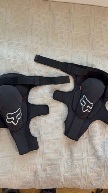 Used Fox Launch D3O Knee Pads 2024 bike