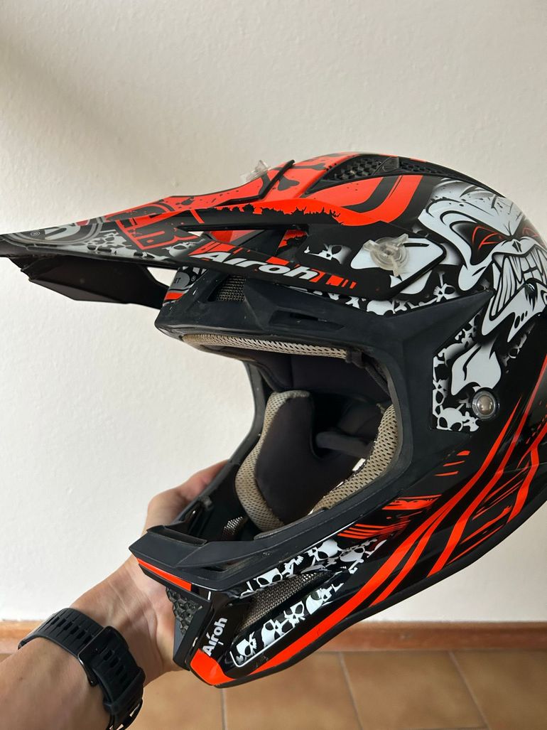 Used Airoh Fighters Millenium Helmet bike — image 7 of 8