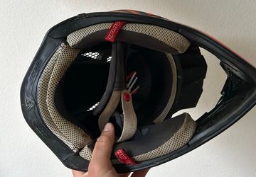 Airoh Fighters Millenium Helmet bike d'occasion — image 5 sur 8