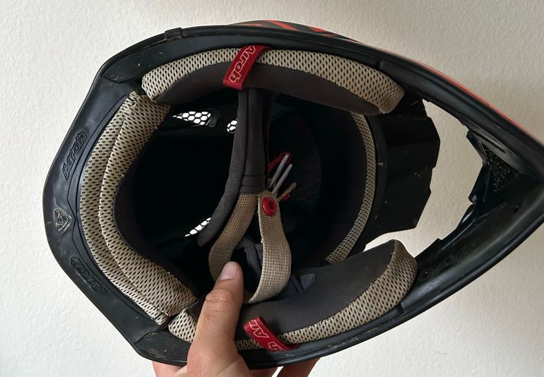 Used Airoh Fighters Millenium Helmet bike — image 5 of 8