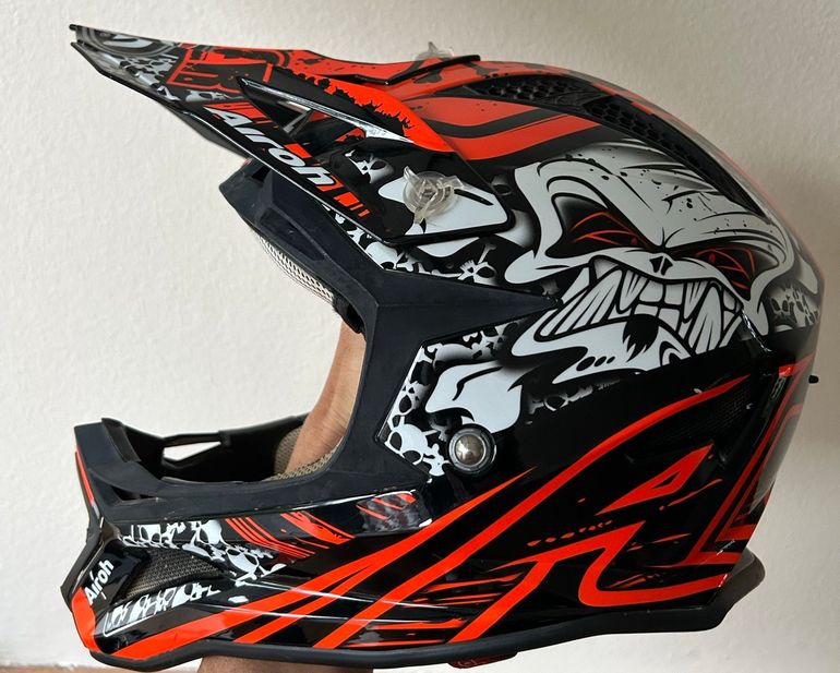 Used Airoh Fighters Millenium Helmet bike — image 3 of 8