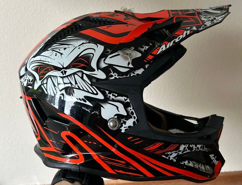 Used Airoh Fighters Millenium Helmet bike — image 1 of 8
