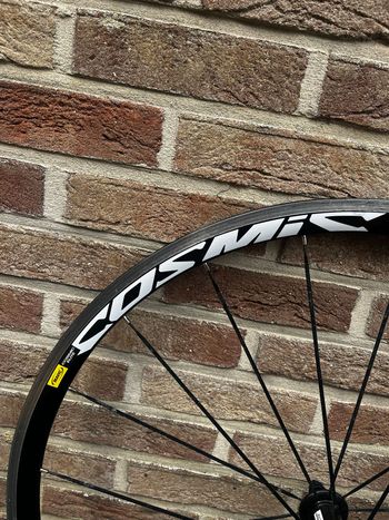 Used Mavic Cosmic Elite Wheelset bike — image 3 of 9
