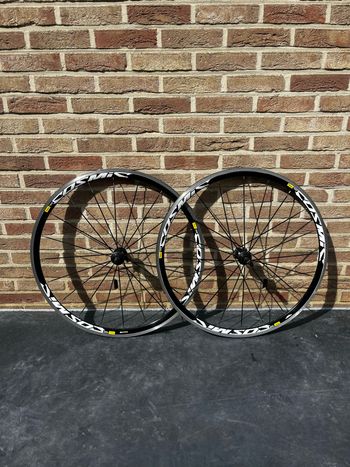 Used Mavic Cosmic Elite Wheelset bike