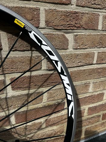 Used Mavic Cosmic Elite Wheelset bike — image 7 of 9