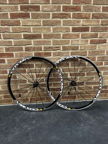 Used Mavic Cosmic Elite Wheelset bike — image 2 of 9