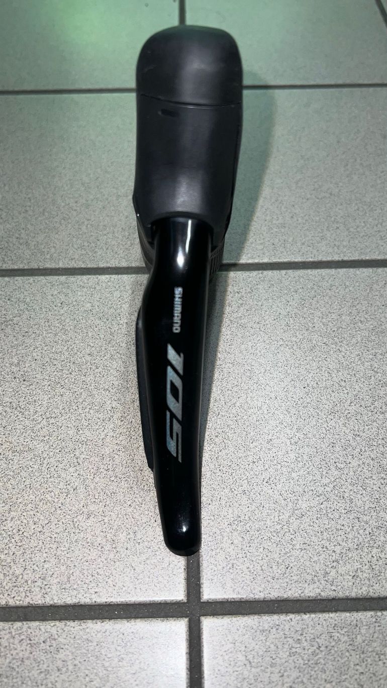 Used Shimano 105 DI2 Brems Schalthebel 2025 bike — image 3 of 4