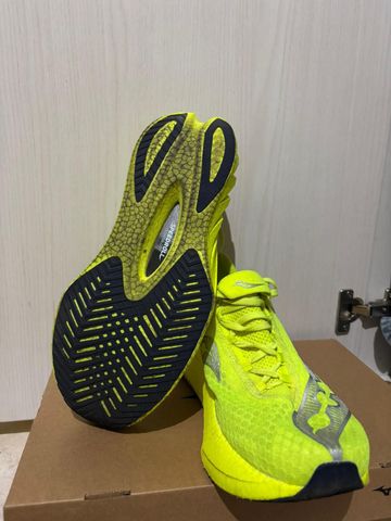 Saucony scarpe da gara Running Shoes usato