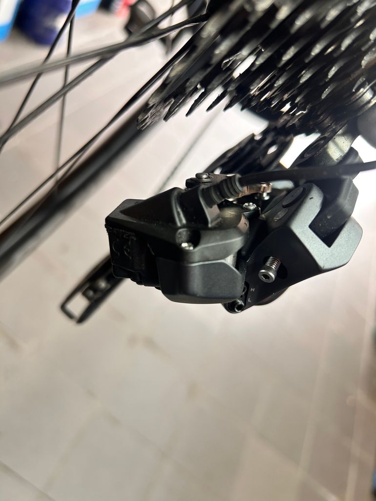 Used Shimano Ultegra Di2 RD-R8050-GS bike — image 3 of 4