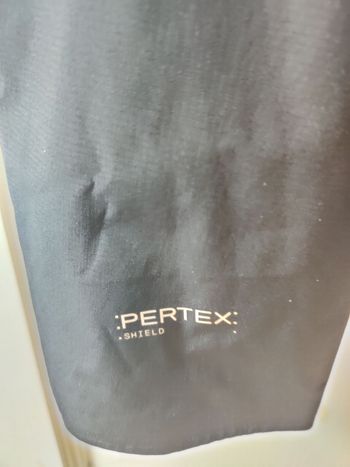 Used Le Col Pro Lightweight Rain Jacket L 2025 bike — image 5 of 5