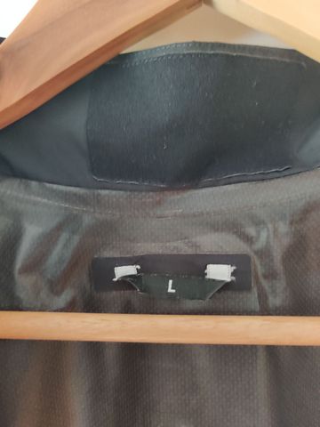 Used Le Col Pro Lightweight Rain Jacket L 2025 bike — image 3 of 5