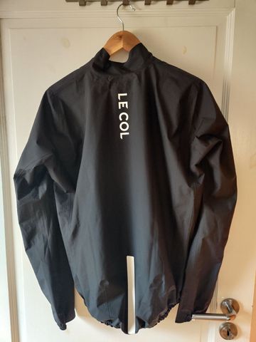 Used Le Col Pro Lightweight Rain Jacket L 2025 bike — image 4 of 5