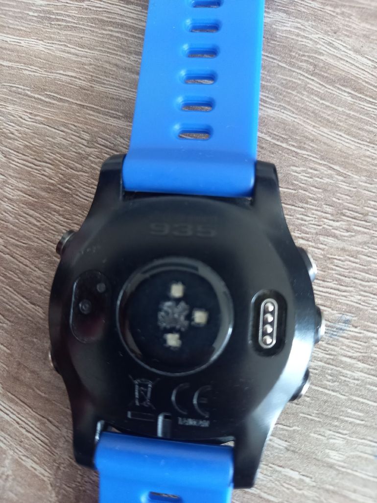 Used Garmin Forerunner 935 GPS Watch 2017 bike — image 3 of 6