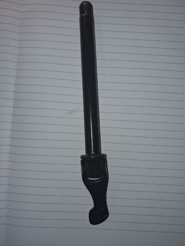 Used Fox 15mm Thru Axle 2025 bike — image 2 of 4