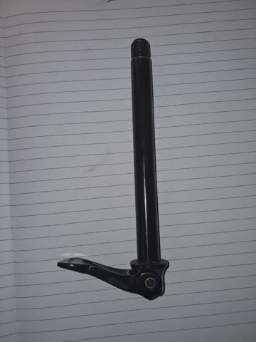 Used Fox 15mm Thru Axle 2025 bike — image 4 of 4