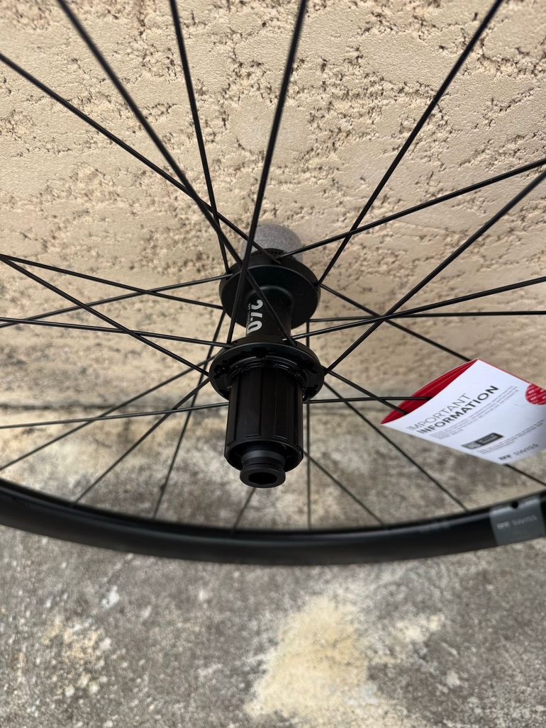 Used Dt Swiss ARC 1400 DICUT DB 2026 bike — image 2 of 4