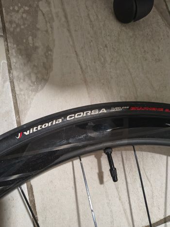 Used Deda Elementi RS4 DB 38mm Carbon Disc Brake Wheelset 2023 bike — image 5 of 6
