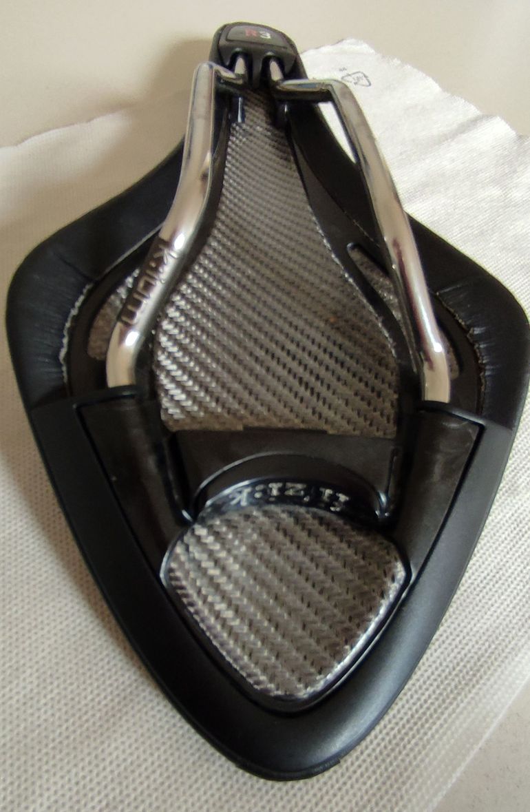 Used Fizik Arione R3 Ti Saddle bike — image 3 of 3