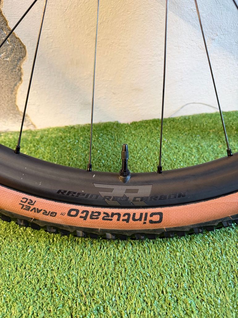 Used Fulcrum Rapid red carbon 2025 bike — image 2 of 6