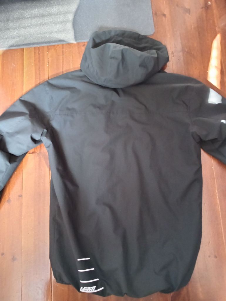 Used LEATT Jacket MBT 2.0 2024 bike — image 7 of 7