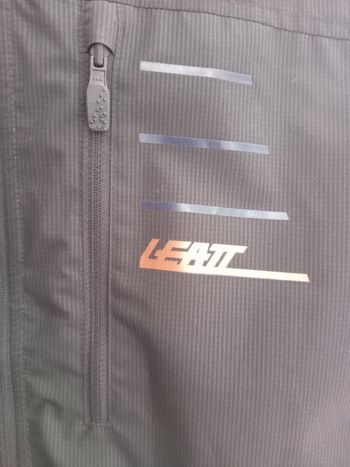Used LEATT Jacket MBT 2.0 2024 bike — image 6 of 7