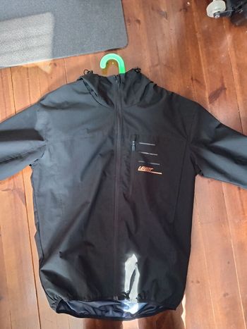 Used LEATT Jacket MBT 2.0 2024 bike — image 2 of 7