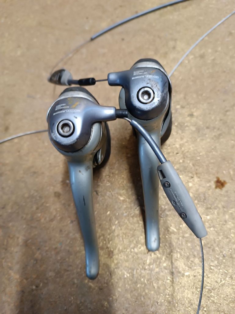 Used Shimano 105 3 Plateaux 8 Vitesses bike — image 3 of 3