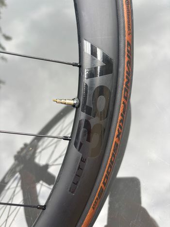 Used Bontrager Aeolus Elite 35V TLR Disc Road Wheel 2024 bike — image 3 of 8