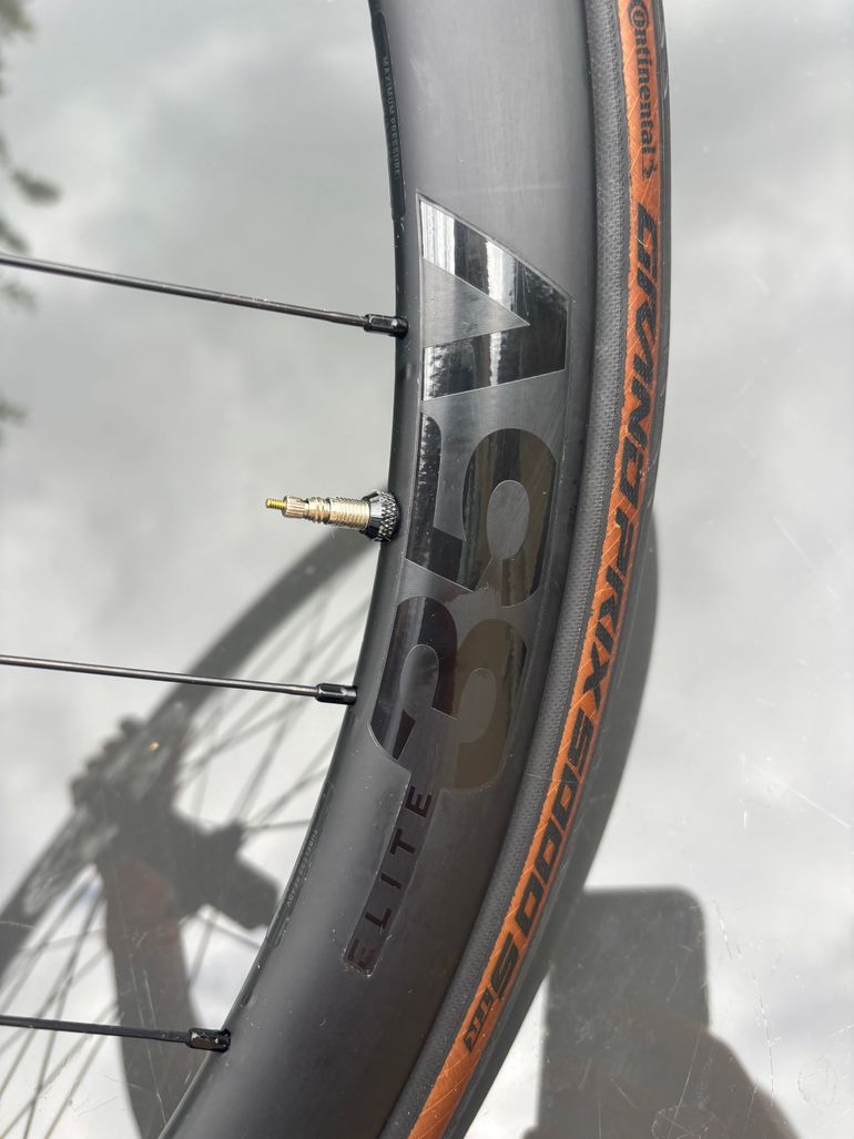 Used Bontrager Aeolus Elite 35V TLR Disc Road Wheel 2024 bike — image 3 of 8