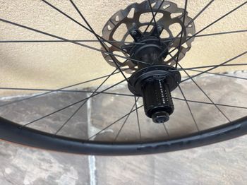 Used Bontrager Aeolus Elite 35V TLR Disc Road Wheel 2024 bike — image 2 of 8